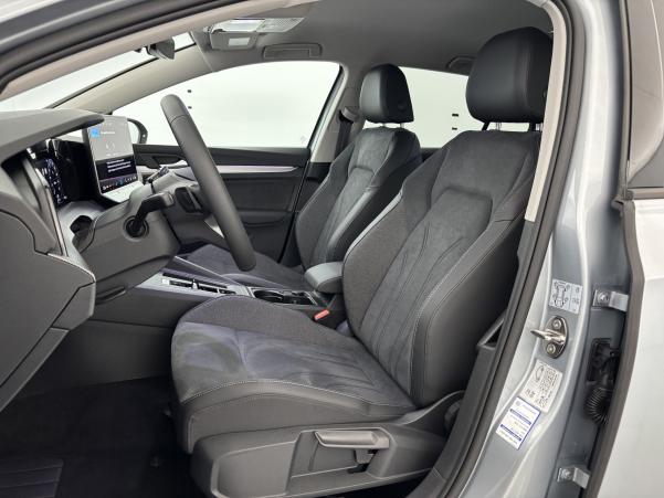 Vente en ligne Volkswagen Golf 1.5 eTSI 116ch VW Edition DSG7 - Garantie 3 ans Volkswagen au prix de 30 990 €