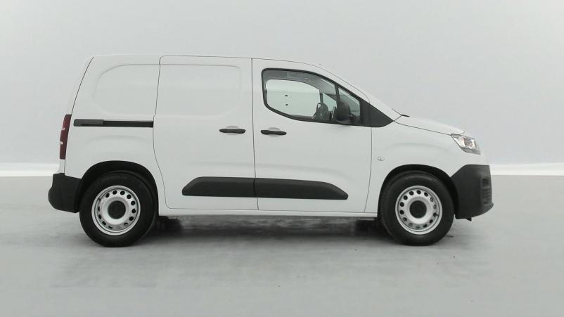 Vente en ligne Citroën Berlingo M 800kg Electrique 136ch Batterie 50 kWh 3 places + Radars AR au prix de 19 990 €