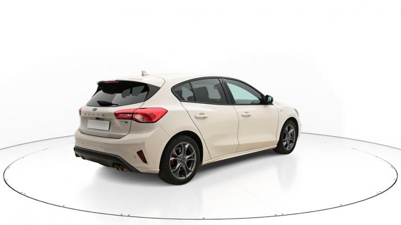 Vente en ligne Ford Focus 5P 1.0 EcoBoost mHEV 155ch Manuelle/6 St-line x au prix de 20 910 €