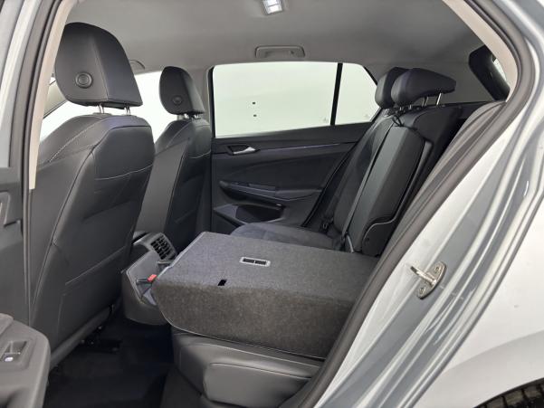 Vente en ligne Volkswagen Golf 1.5 eTSI 116ch VW Edition DSG7 - Garantie 3 ans Volkswagen au prix de 30 990 €