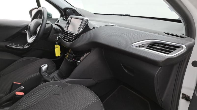 Vente en ligne Peugeot 208 5P 1.2 PureTech S&S 110ch Manuelle/5 Allure au prix de 10 460 €