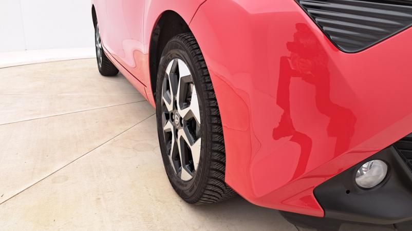 Vente en ligne Toyota Aygo 5P 1.0 VVTi 72ch Automatique/5 X-play au prix de 15 030 €