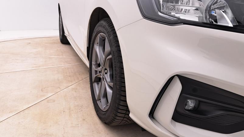 Vente en ligne Ford Focus 5P 1.0 EcoBoost mHEV 155ch Manuelle/6 St-line x au prix de 20 910 €