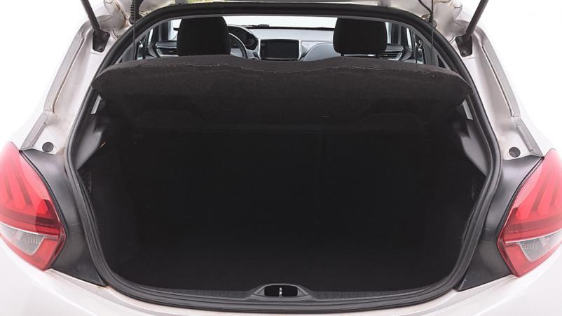 Vente en ligne Peugeot 208 5P 1.2 PureTech S&S 110ch Manuelle/5 Allure au prix de 10 460 €
