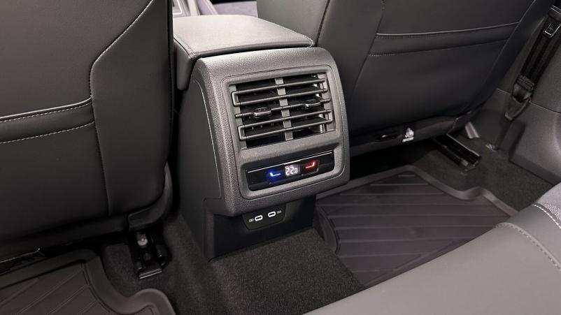 Vente en ligne Volkswagen Golf Golf VIII 1.5 eTSI EVO2 150ch Life Plus DSG7 au prix de 33 200 €