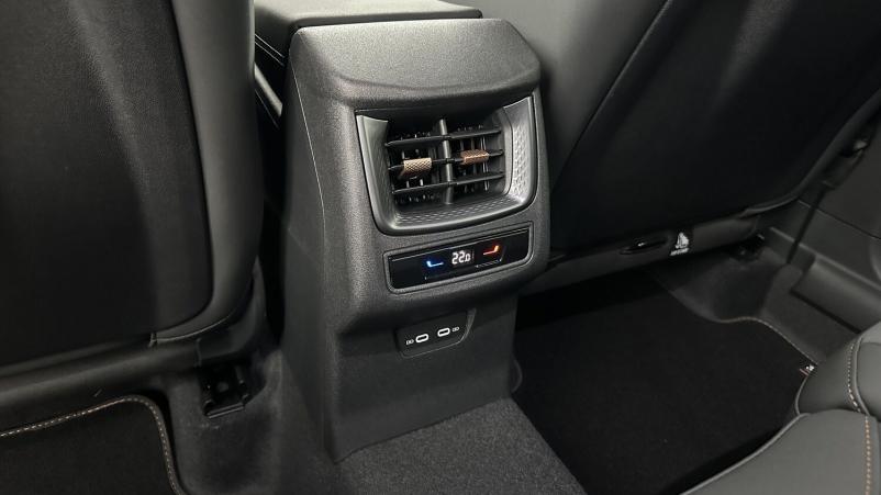 Vente en ligne Cupra Terramar Terramar 1.5 eHybrid 204ch V DSG6 au prix de 44 400 €
