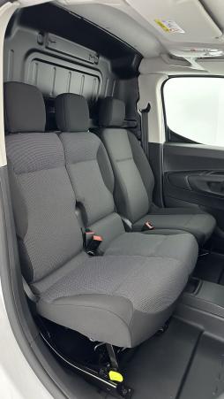 Vente en ligne Peugeot Partner Fourgon Partner III M 650kg BlueHDi 130ch EAT8 au prix de 26 580 €