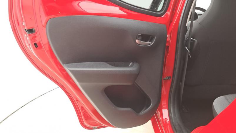 Vente en ligne Toyota Aygo 5P 1.0 VVTi 72ch Automatique/5 X-play au prix de 14 520 €