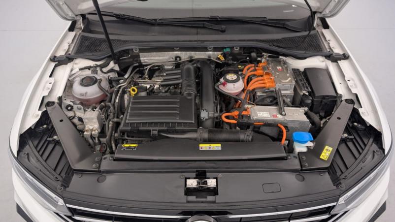 Vente en ligne Volkswagen Passat SW 1.4 TSI Hybride Rechargeable DSG6 GTE au prix de 26 440 €