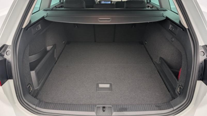 Vente en ligne Volkswagen Passat SW 1.4 TSI Hybride Rechargeable DSG6 GTE au prix de 26 440 €
