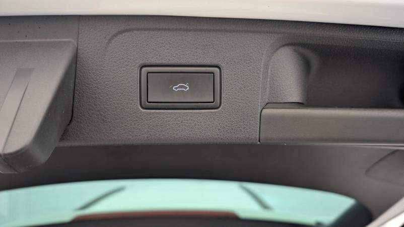 Vente en ligne Volkswagen Passat SW 1.4 TSI Hybride Rechargeable DSG6 GTE au prix de 26 440 €
