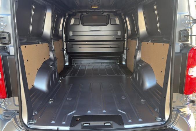 Vente en ligne Citroën Jumpy Fourgon XL BLUEHDI 180 S S EAT8 au prix de 32 640 €