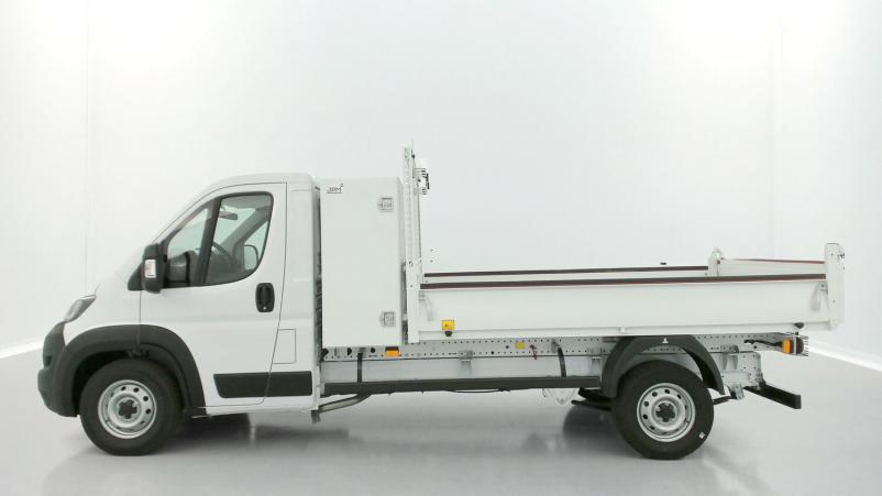 Vente en ligne Fiat Ducato Fourgon Ducato cc 3.5 L 2.2 H3-Power 140ch Maxi Benne Acier + Coffre JPM au prix de 40 500 €