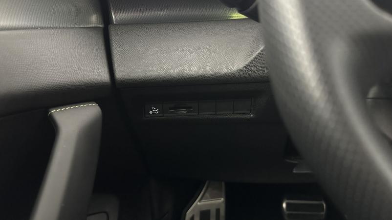 Vente en ligne Peugeot 408 408 1.2 PureTech 130ch GT EAT8 au prix de 27 410 €