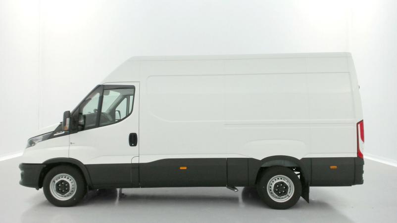 Vente en ligne Iveco Daily Daily 35S16A8 3520L 2.3 156ch 12m³ Hi-Matic au prix de 48 480 €