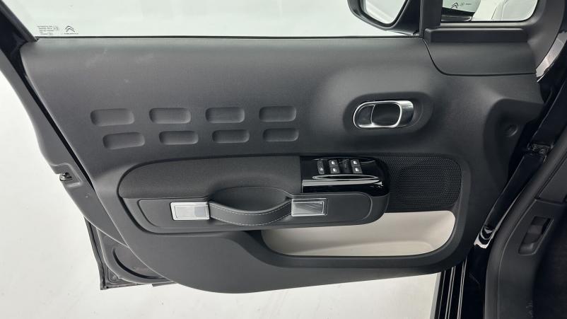 Vente en ligne Citroën C3 C3 III 1.2 PureTech 110ch Shine au prix de 16 200 €