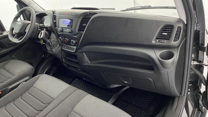 Vente en ligne Iveco Daily Daily 35S16A8 4100 2.3 156ch 16m³ Hi-Matic au prix de 49 260 €