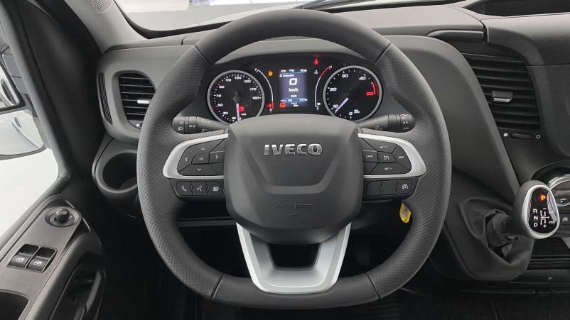 Vente en ligne Iveco Daily Daily 35S16A8 3520L 2.3 156ch 12m³ Hi-Matic au prix de 48 480 €