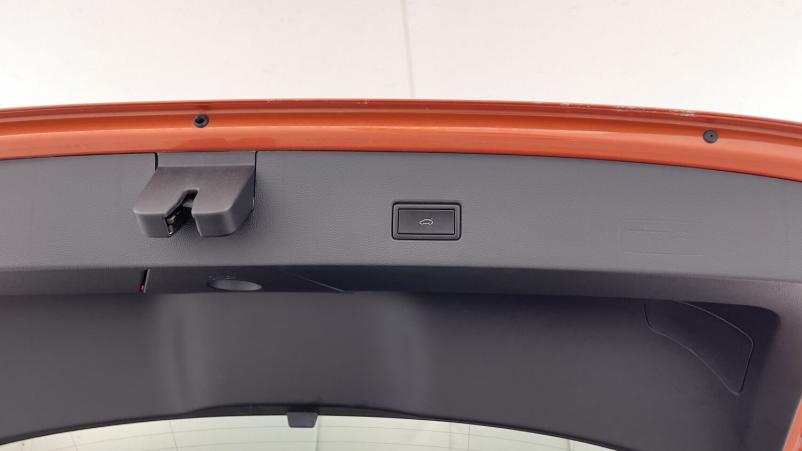 Vente en ligne Volkswagen T-Roc T-roc 2.0 TSI 300ch R 4-Motion DSG7 au prix de 31 400 €