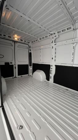 Vente en ligne Fiat Ducato Fourgon Ducato III 3.5 MH2 H3-Power 140ch au prix de 32 580 €
