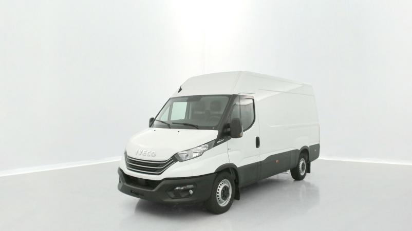 Vente en ligne Iveco Daily Daily 35S16A8 3520L 2.3 156ch 12m³ Hi-Matic au prix de 48 480 €