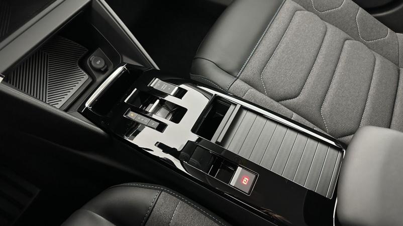 Vente en ligne Citroën C4 C4 III 1.5 BlueHDi 130ch Plus EAT8 au prix de 24 410 €