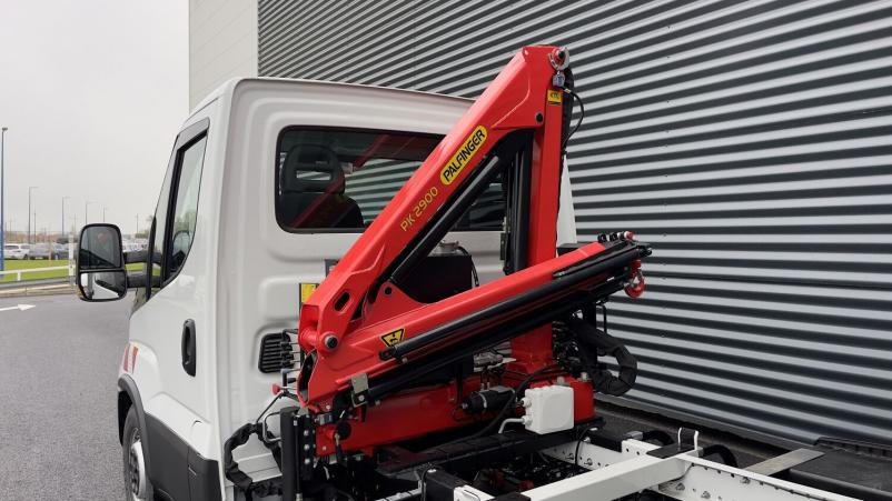Vente en ligne Iveco Daily Daily 35S14H 3750 2.3 136ch Benne Alu JPM + Grue PK 2900 au prix de 76 080 €