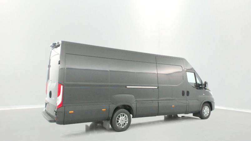 Vente en ligne Iveco Daily Daily 35S16A8 4100 2.3 156ch 16m³ Hi-Matic au prix de 49 260 €