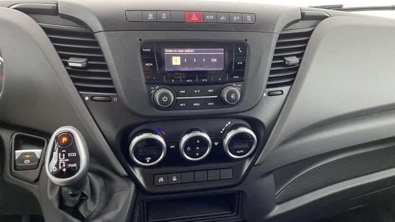 Vente en ligne Iveco Daily Daily 35S16A8 3520L 2.3 156ch 12m³ Hi-Matic au prix de 48 480 €