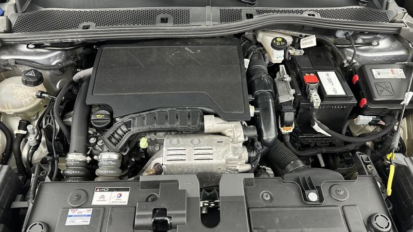 Vente en ligne Citroën C4 C4 III 1.2 PureTech 130ch Shine EAT8 au prix de 18 410 €