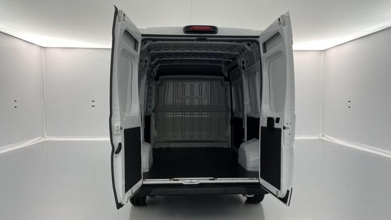 Vente en ligne Opel Movano Movano 3.5T L2H2 2.2d 140ch Pack Business au prix de 31 380 €