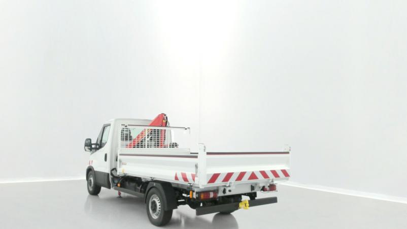 Vente en ligne Iveco Daily Daily 35S14H 3750 2.3 136ch Benne Alu JPM + Grue PK 2900 au prix de 76 080 €