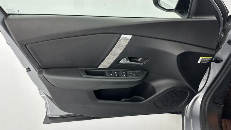 Vente en ligne Citroën C4 C4 III 1.2 PureTech 130ch Shine EAT8 au prix de 18 410 €