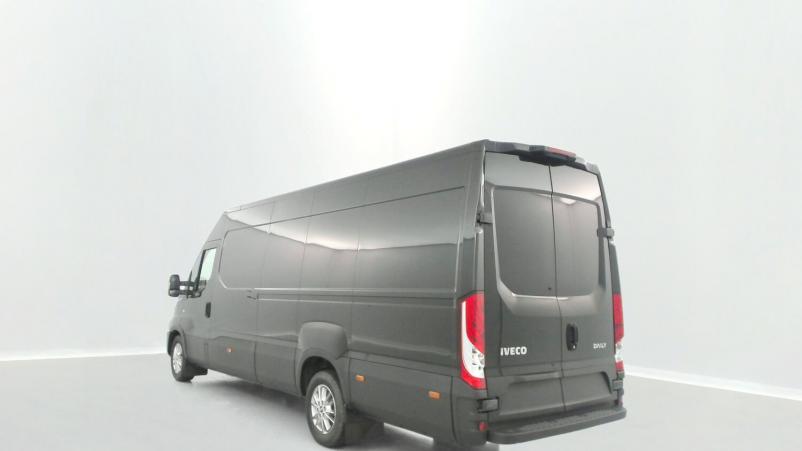 Vente en ligne Iveco Daily Daily 35S16A8 4100 2.3 156ch 16m³ Hi-Matic au prix de 49 260 €