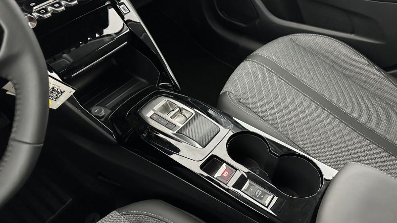 Vente en ligne Peugeot 208 208 II(2) 1.2 Hybrid 100ch Allure e-DCS6 au prix de 23 000 €