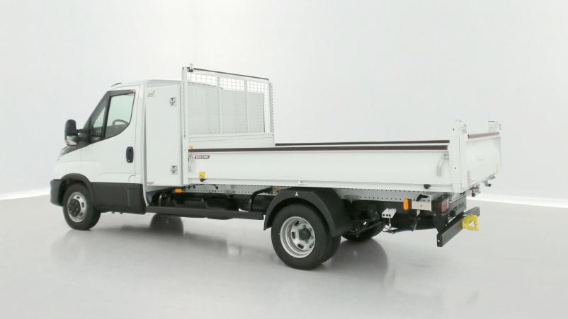 Vente en ligne Iveco Daily Daily III 35C16H 3750 3.0 160ch Benne + Coffre JPM au prix de 52 020 €