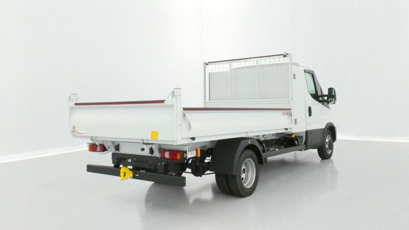 Vente en ligne Iveco Daily Daily III 35C16H 3750 3.0 160ch Benne + Coffre JPM au prix de 52 020 €