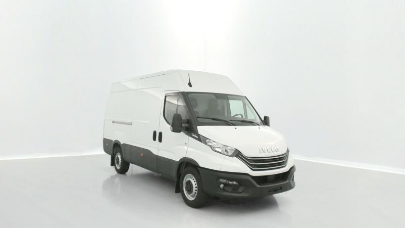 Vente en ligne Iveco Daily Daily 35S16A8 3520L 2.3 156ch 12m³ Hi-Matic au prix de 48 480 €