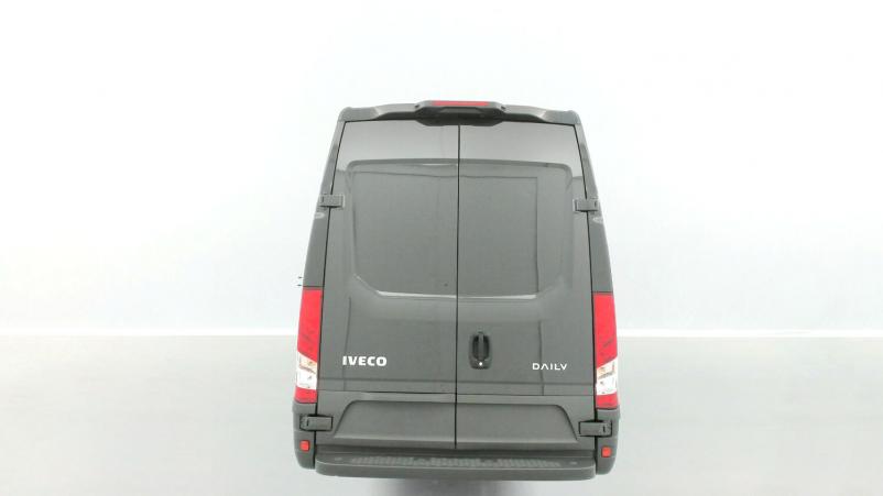 Vente en ligne Iveco Daily Daily 35S16A8 4100 2.3 156ch 16m³ Hi-Matic au prix de 49 260 €