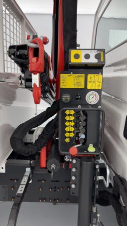 Vente en ligne Iveco Daily Daily 35S14H 3750 2.3 136ch Benne Alu JPM + Grue PK 2900 au prix de 76 080 €