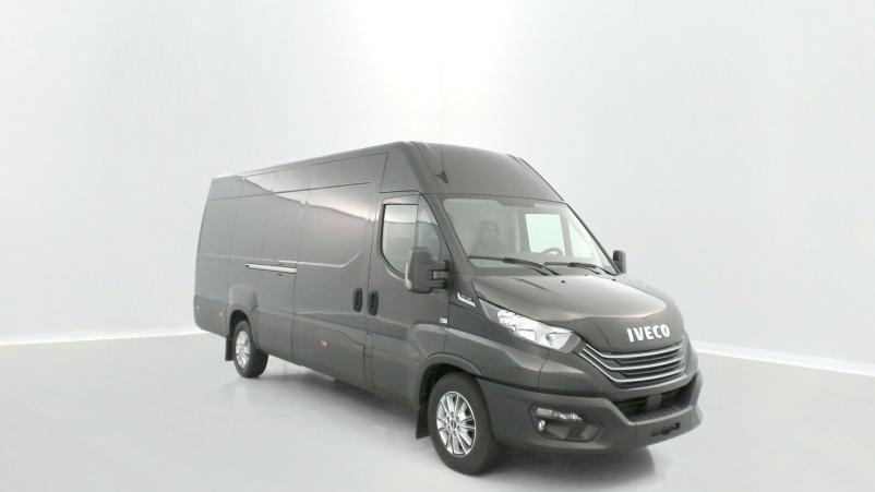 Vente en ligne Iveco Daily Daily 35S16A8 4100 2.3 156ch 16m³ Hi-Matic au prix de 49 260 €