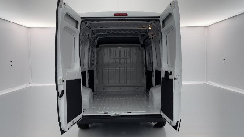 Vente en ligne Fiat Ducato Fourgon Ducato III 3.5 MH2 H3-Power 140ch au prix de 32 580 €