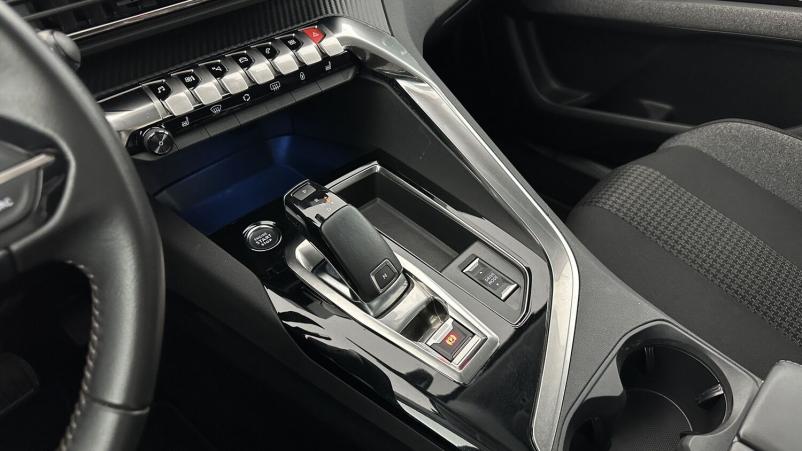 Vente en ligne Peugeot 3008 3008 III 1.2 Puretech 130ch Active Pack EAT8 au prix de 26 000 €