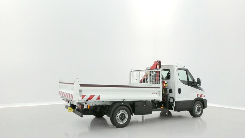 Vente en ligne Iveco Daily Daily 35S14H 3750 2.3 136ch Benne Alu JPM + Grue PK 2900 au prix de 76 080 €