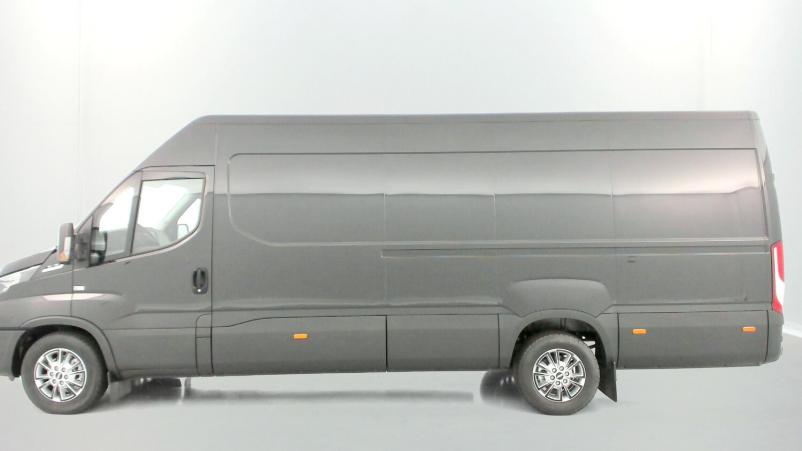 Vente en ligne Iveco Daily Daily 35S16A8 4100 2.3 156ch 16m³ Hi-Matic au prix de 49 260 €