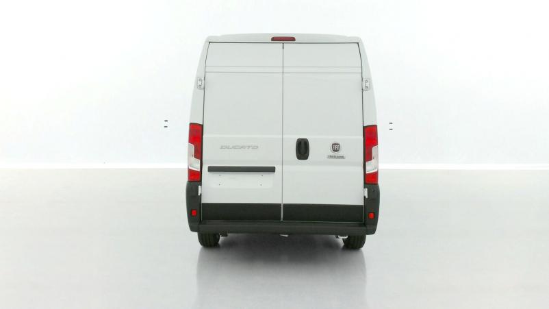 Vente en ligne Fiat Ducato Fourgon Ducato III 3.5 MH2 H3-Power 140ch au prix de 32 580 €