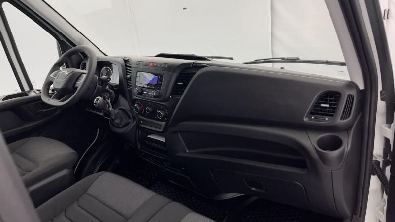 Vente en ligne Iveco Daily Daily III 35C16H 3750 3.0 160ch Benne + Coffre JPM au prix de 52 020 €