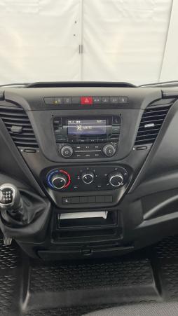 Vente en ligne Iveco Daily Daily III 35C16H 3750 3.0 160ch Benne + Coffre JPM au prix de 52 020 €