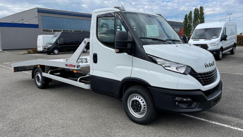 Vente en ligne Iveco Daily Daily III 35S16H 4100 3.0 160ch Porte-Voiture PLAT'FIX PF18 Alu au prix de 59 520 €