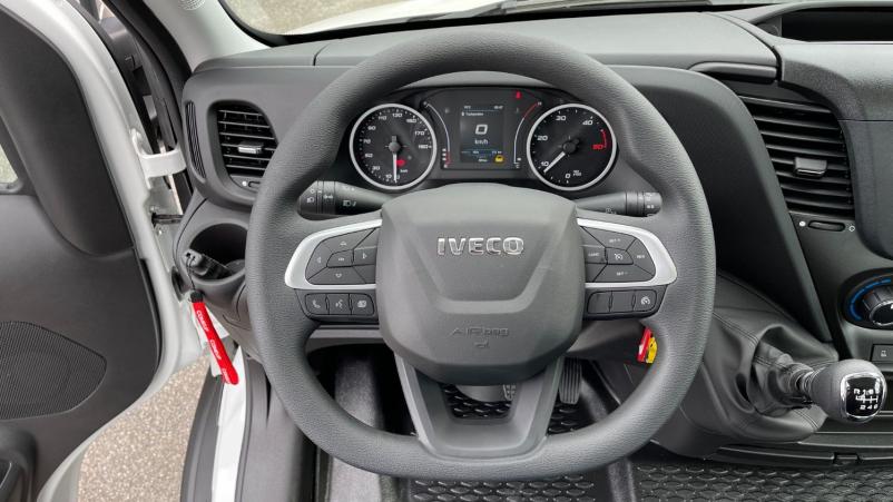Vente en ligne Iveco Daily Daily III 35S16H 4100 3.0 160ch Porte-Voiture PLAT'FIX PF18 Alu au prix de 59 520 €